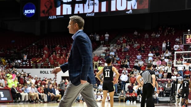 Nate Oats Departs After Second Technical Foul - 02.16.22